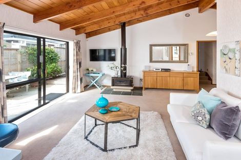 Photo of property in 1/12 Takutai Avenue, Bucklands Beach, Auckland, 2012