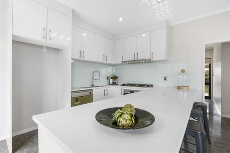 Photo of property in 11 Veneta Close, Flat Bush, Auckland, 2019