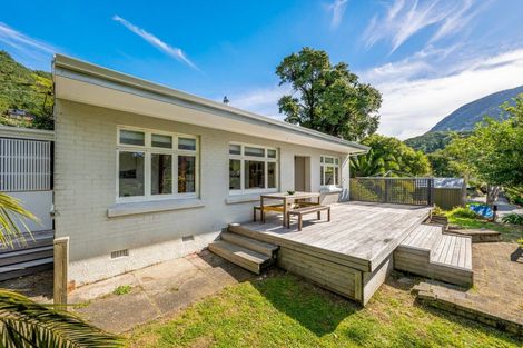 Photo of property in 59 York Street, Picton, 7220