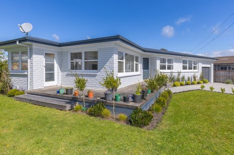 Photo of property in 2 Mears Road, St Andrews, Hamilton, 3200