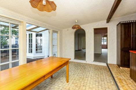 Photo of property in 12 Kitchener Terrace, Moturoa, New Plymouth, 4310