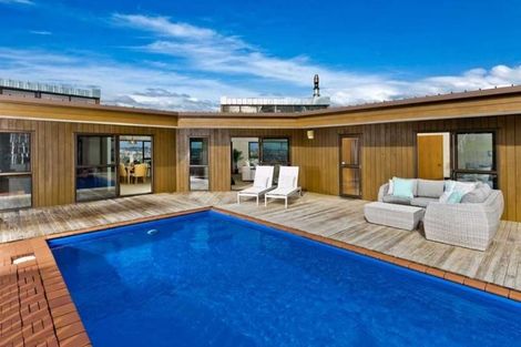 Photo of property in 291 Paremoremo Road, Paremoremo, Auckland, 0632