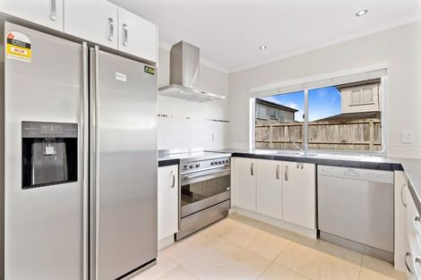 Photo of property in 5 Reno Way, Flat Bush, Auckland, 2016