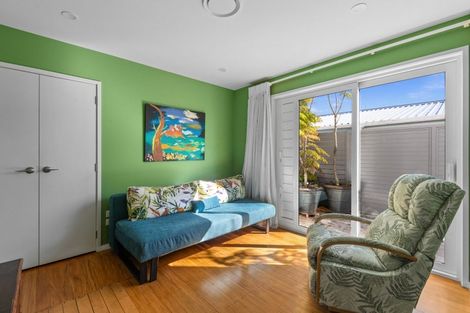 Photo of property in 70 The Esplanade, Westshore, Napier, 4110