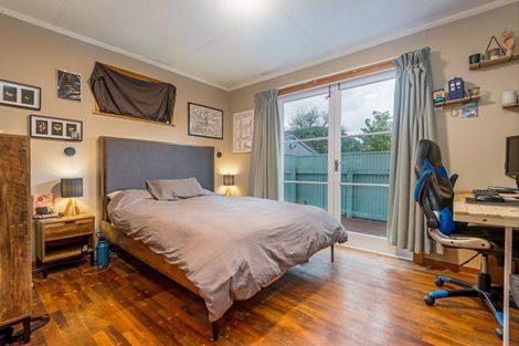 Photo of property in 14 Mokau Place, Terrace End, Palmerston North, 4410