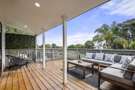 Photo of property in 8 Leaming Place, Clarks Beach, 2122