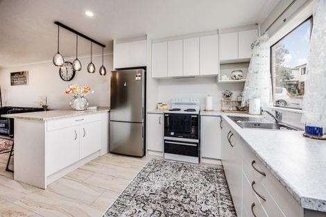 Photo of property in 11 Battlen Place, Manurewa, Auckland, 2105