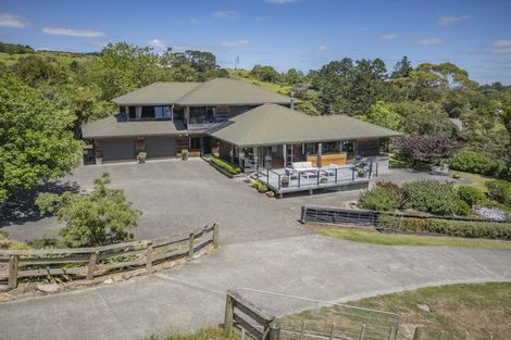 Photo of property in 300 Hunua Road, Hunua, Papakura, 2583