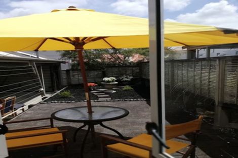 Photo of property in 21 Mt Lebanon Lane, Henderson, Auckland, 0612