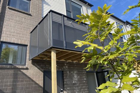 Photo of property in 4/1 Fruitvale Road, New Lynn, Auckland, 0600