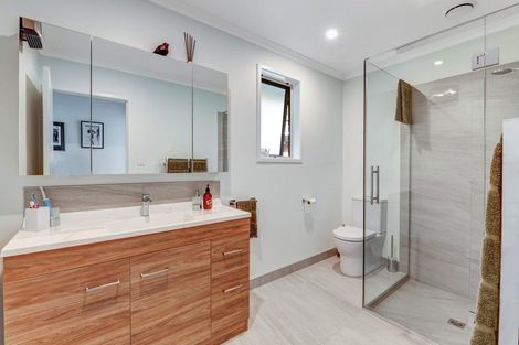 Photo of property in 30 Kawariki Road, Helensville, 0800