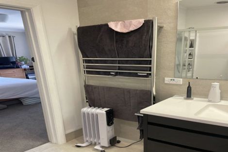 Photo of property in 54 Amaru Road, One Tree Hill, Auckland, 1061