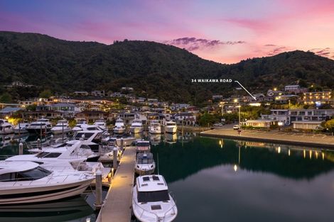 Photo of property in 34 Waikawa Road, Picton, 7220