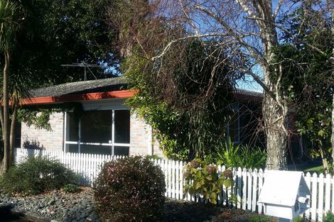 Photo of property in 2/13 Bunnythorpe Road, Papakura, 2110