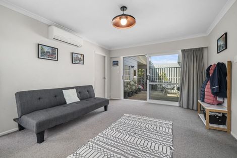 Photo of property in 54 Tremaine Avenue, Two Mile Bay, Taupo, 3330