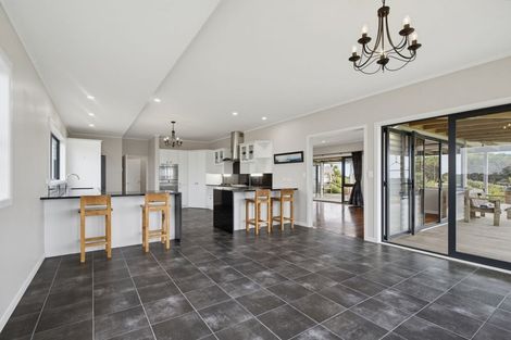 Photo of property in 265 Wilson Road, South Head, Helensville, 0874