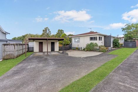 Photo of property in 1/1 Dalwhinnie Parade, Highland Park, Auckland, 2010