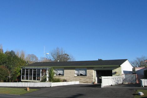 Photo of property in 1 Newcastle Road, Dinsdale, Hamilton, 3204