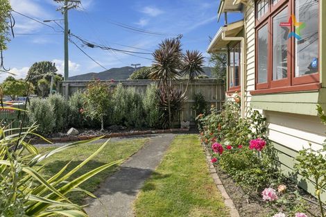 Photo of property in 17 Pirie Crescent, Moera, Lower Hutt, 5010