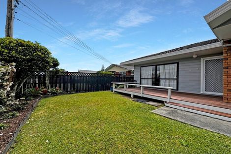 Photo of property in 1/12 Shakespeare Road, Milford, Auckland, 0620
