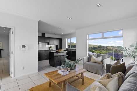 Photo of property in 37 Highcrest Heights, Westmorland, Christchurch, 8025