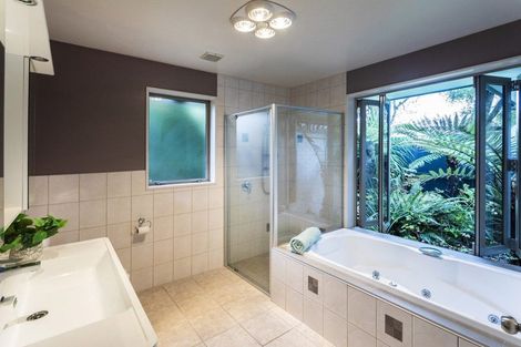 Photo of property in 37 Hussey Road, Harewood, Christchurch, 8051