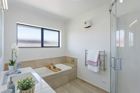 Photo of property in 22 Leanne Way, Waikanae Beach, Waikanae, 5036