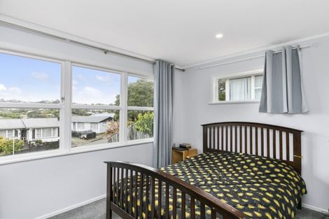 Photo of property in 8 Bellringer Crescent, Newlands, Wellington, 6037