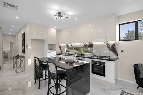 Photo of property in 79a Bond Crescent, Forrest Hill, Auckland, 0620