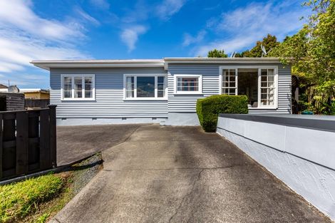 Photo of property in 18 Chester Road, Tawa, Wellington, 5028