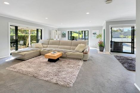 Photo of property in 15 Ina Ville Drive, Pukekohe, 2120