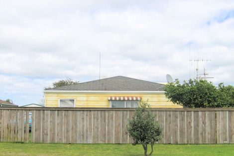 Photo of property in 208 Dickson Road, Papamoa Beach, Papamoa, 3118