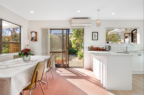 Photo of property in 5 Edgewater Grove, Orewa, 0931