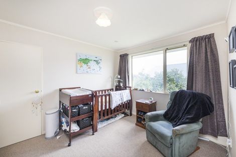Photo of property in 24 Logan Way, Kelvin Grove, Palmerston North, 4414