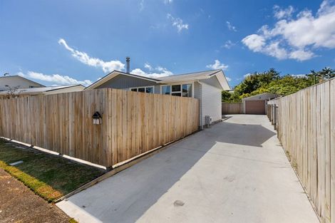 Photo of property in 9 Regent Place, Blagdon, New Plymouth, 4310