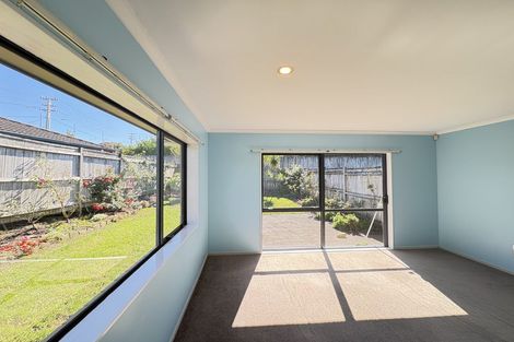 Photo of property in 53 Makora Road, Massey, Auckland, 0614
