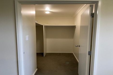 Photo of property in 2/662 East Coast Road, Pinehill, Auckland, 0630