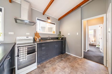 Photo of property in 11a Norana Road, Maoribank, Upper Hutt, 5018