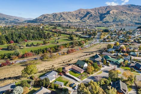Photo of property in 12 Rob Roy Lane, Wanaka, 9305