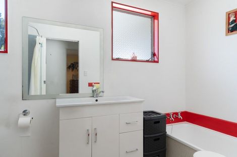 Photo of property in 13 Deller Drive, Carterton, 5713