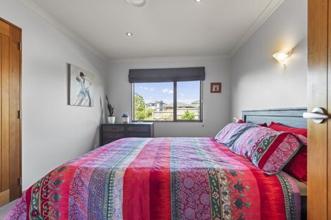 Photo of property in 117 Ruapehu Drive, Fitzherbert, Palmerston North, 4410