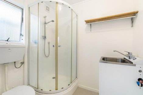 Photo of property in 40 West Coast Road, Glen Eden, Auckland, 0602