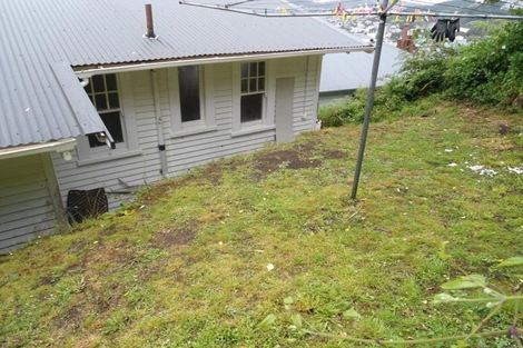 Photo of property in 76a Kelburn Parade, Kelburn, Wellington, 6012