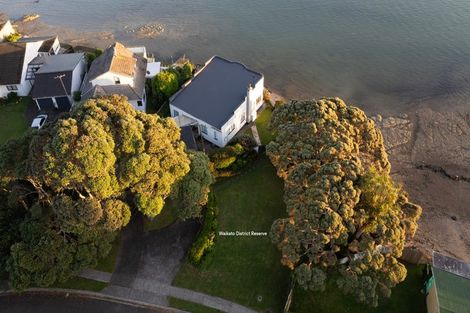 Photo of property in Wallis Street, Raglan, 3225