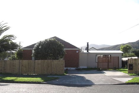 Photo of property in 10 Feist Street, Naenae, Lower Hutt, 5011