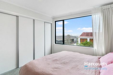Photo of property in 5 Wharara Lane, Massey, Auckland, 0614