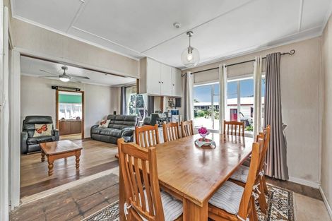 Photo of property in 12 Gift Street, Coalgate, 7673