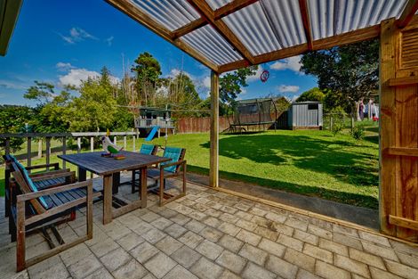 Photo of property in 79 La Rosa Street, Green Bay, Auckland, 0604