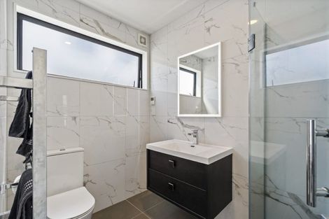 Photo of property in 42 Waihou Crescent, Albany Heights, Auckland, 0632