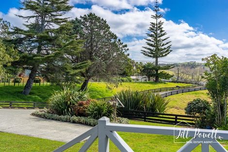 Photo of property in 10 View Street, Maungaturoto, 0520